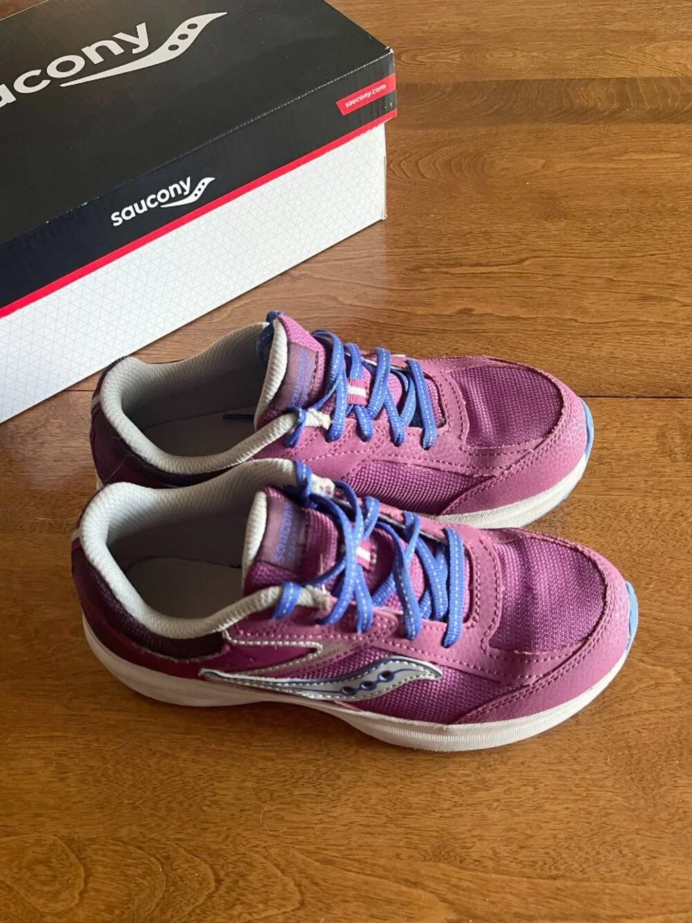 Saucony Cohesion plum sneakers 3Y